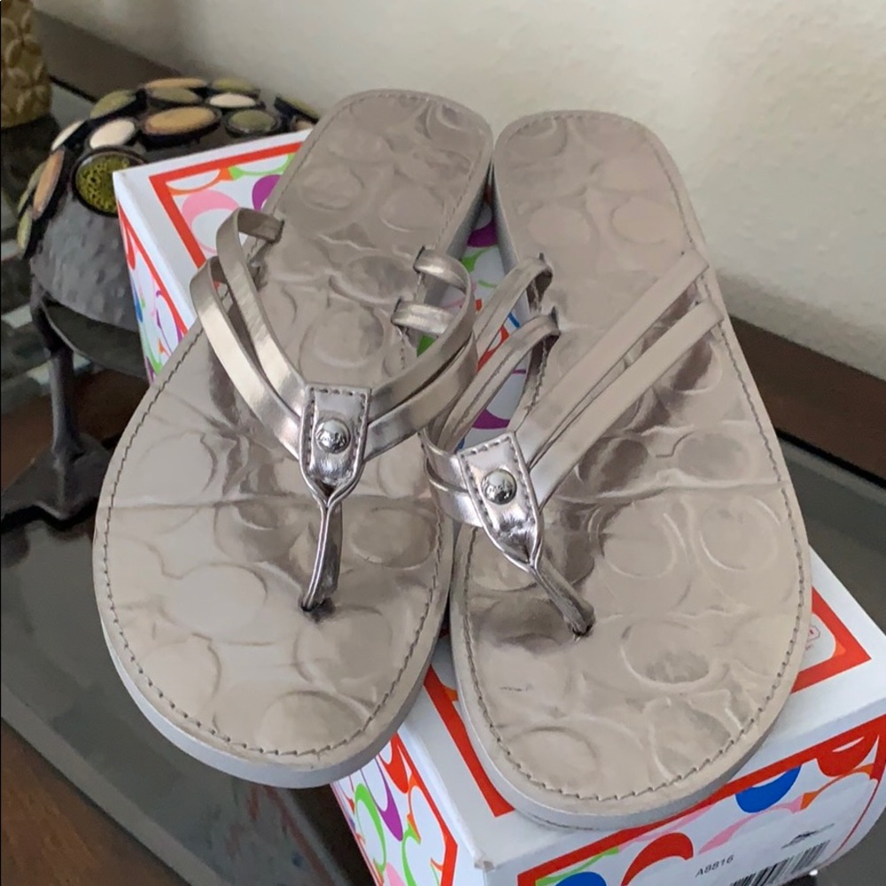 COACH silver flip flops 😍🔥